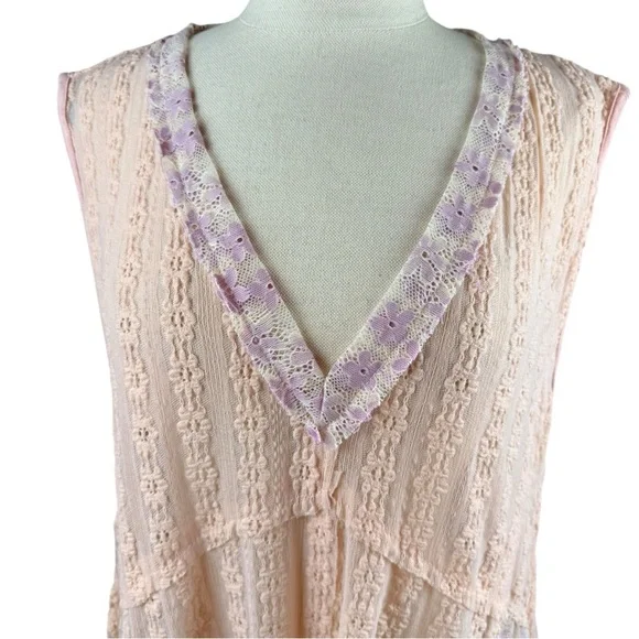 POL Peach and Lavender Lace Tunic - Picture 2 of 8